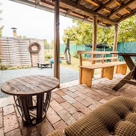 Apartman Ve Dvore Ratiskovice Buitenkant foto