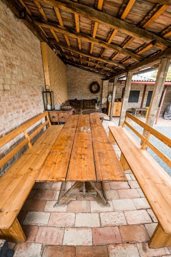 Apartman Ve Dvore Ratiskovice Buitenkant foto