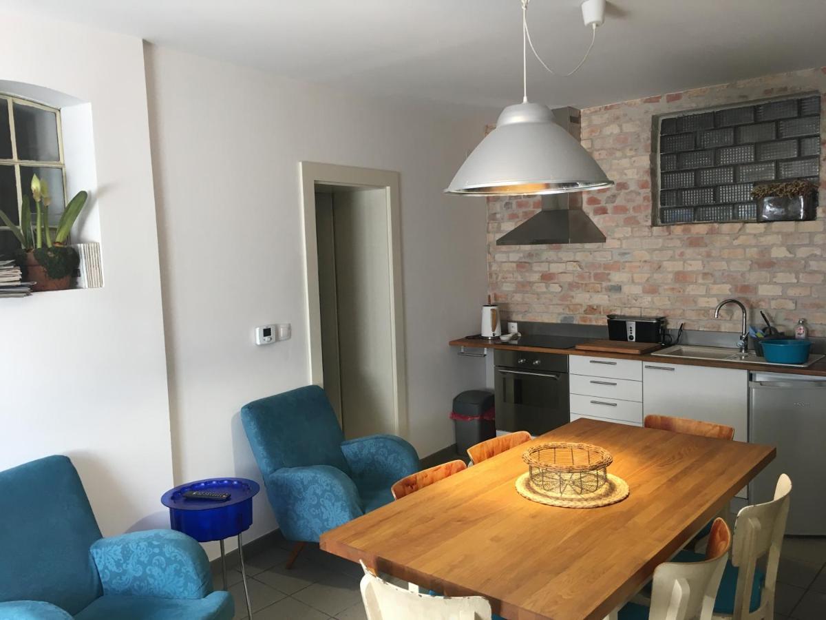 Apartman Ve Dvore Ratiskovice Buitenkant foto