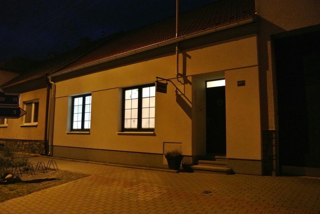 Apartman Ve Dvore Ratiskovice Kamer foto